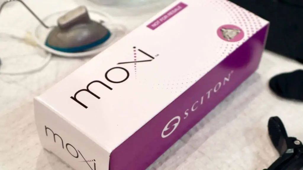 Why MOXI Laser is the Perfect Starter Laser Moxi Laser tip box ready for treatment at ACE